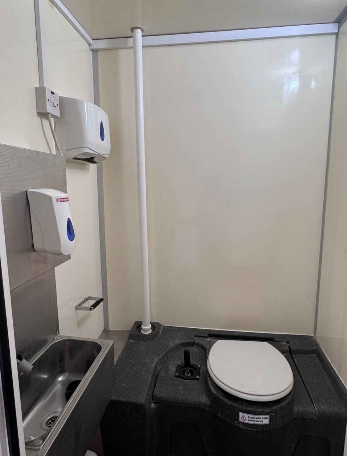 Toilet & wash